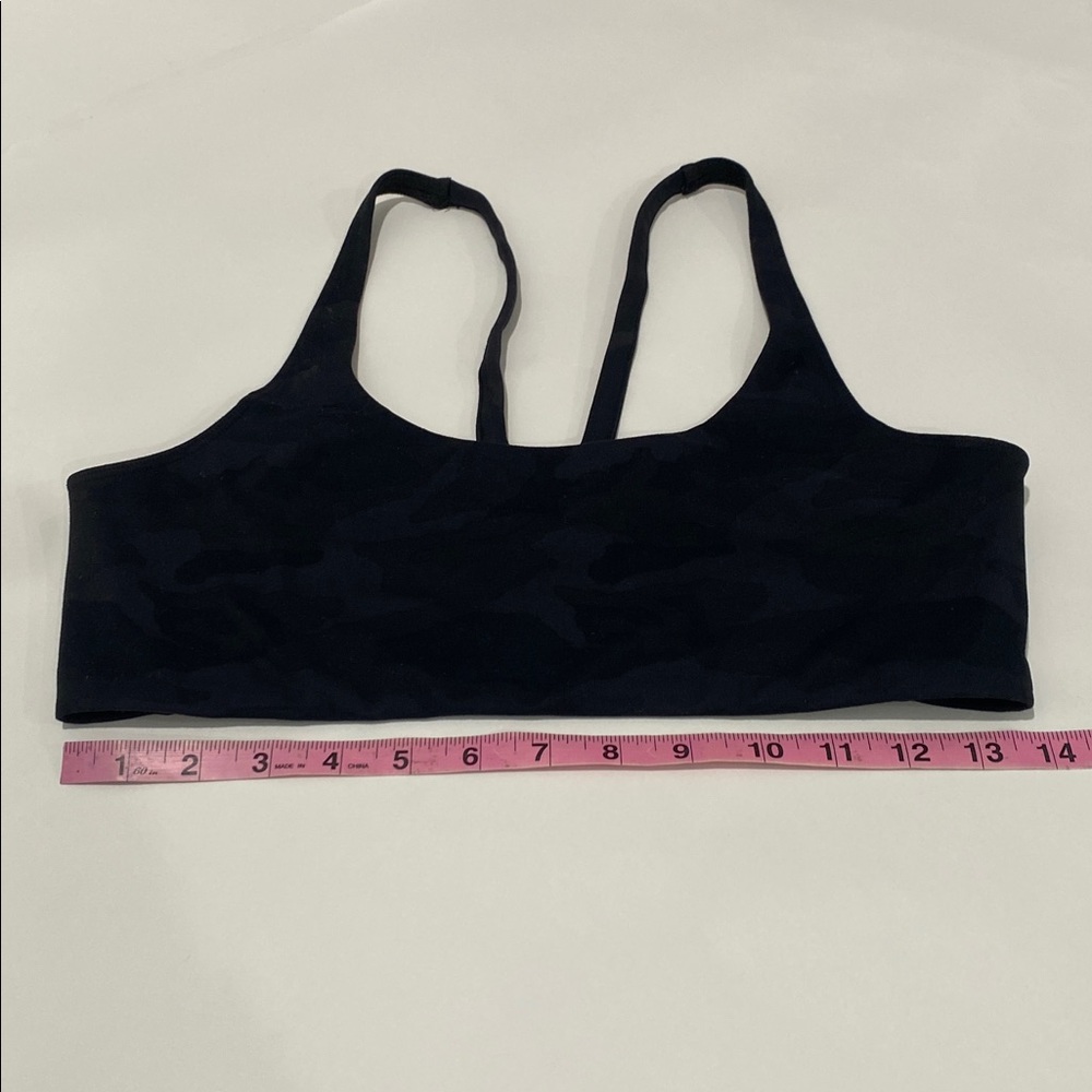 Vuori Yosemite Dark Camo Sports Bra With Strappy Back Size Medium - Picture 7 of 8